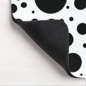 Honderden Zwarte Stip en Cirkels in Variërende Muismat (Hoek)