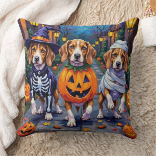 Hondjes Beagle gaan langs de deuren in Halloween-k Kussen