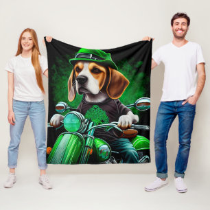 Hondsdolle hond rijdt op fiets St. Patrick's Day Fleece Deken