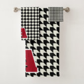 Hondsdraadro monogram bad handdoek (Insitu)
