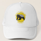 Honey Badger Funny Slogan Noem me niet Gele Pun Trucker Pet (Voorkant)