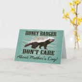Honey Badger interesseert zich niet voor Moederdag Kaart (Gele Bloem)
