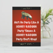 Honey Badger Theme Party Aangepaste Uitnodiging (Staand voorkant)
