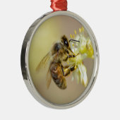 Honey bee feeding on flower metalen ornament (Rechts)