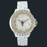 Honey Bee gepersonaliseerd horloge<br><div class="desc">Een horloge met een afbeelding van een bij in het midden. Personaliseer met jouw naam. Achtergrond is bloemig met bijen.</div>
