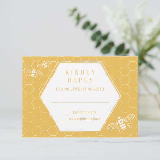 Honey Bee Golden Yellow Pattern RSVP Card (Staand voorkant)