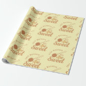 Honey Birthday Gift for Sweet Guests Cadeaupapier (Uitgerold)