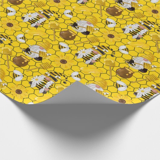 Honey Bumble Bee Gnome Pattern Cadeaupapier (Hoek)