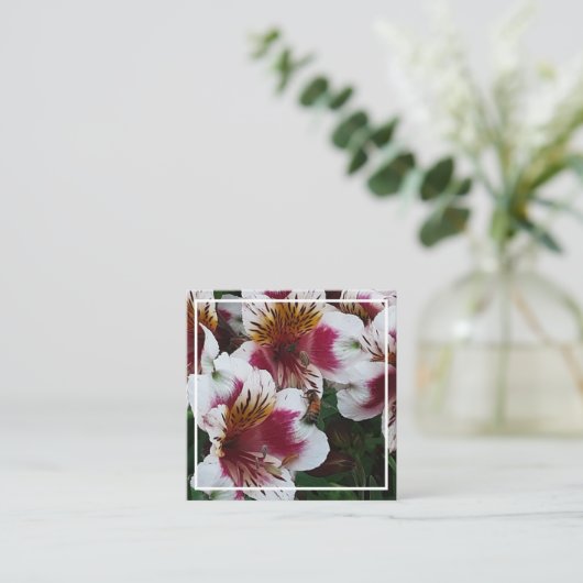 Honeybee en Alstromerias Enclosure Kaart (Staand voorkant)