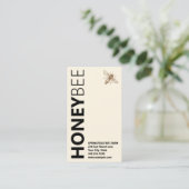 HONEYBee Logo Verticale Typografie Ivory White Visitekaartje (Staand voorkant)