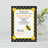 Honeycomb Bumble Bee 5x7 Baby shower Uitnodiging (Staand voorkant)