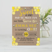 Honeycomb Koningin Bee 1e verjaardag Kaart (Staand voorkant)