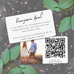 Honeymoon Fund QR Code Digital Wedding Registry Informatiekaartje<br><div class="desc">Eenvoudig, stijlvol huwelijksregister honeymoon, een compacte kaart in een moderne, minimalistische ontwerpstijl met een elegante natuurlijke scripttypografie in klassiek zwart-wit, met een informeel handschrift. De tekst kan gemakkelijk worden gepersonaliseerd met je titel, betalingsgegevens (zelle, venmo, PayPal), scannbare QR-code, bericht en foto voor een uniek soort trouwontwerp. Als je hulp nodig...</div>