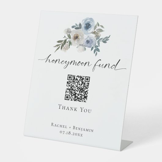 Honeymoon Fund QR Code Dusty Blue Wedding Reclamebord Met Voetstuk (Voorkant)