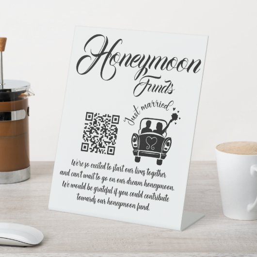 Honeymoon Funding QR Code Wedding Reclamebord Met Voetstuk (Insitu)