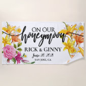 Honeymoon Gifts Personalized Asiatic Lilies Custom Strandlaken (Voorkant)