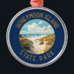 Honeymoon Island State Park Retro noodlijdend Metalen Ornament<br><div class="desc">Honeymoon Island State Park vector artwork ontwerp. Deel van een reeks barrière eilanden sprankelend in de Golf van Mexico voor de westkust van Florida.</div>