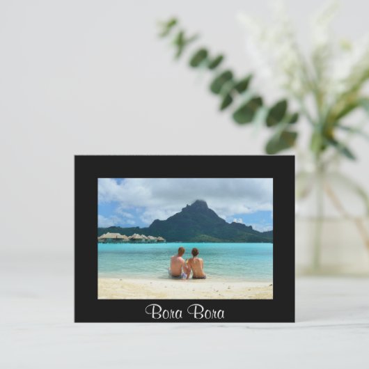 Honeymoon-stel op zwarte briefkaart Bora Bora (Staand voorkant)