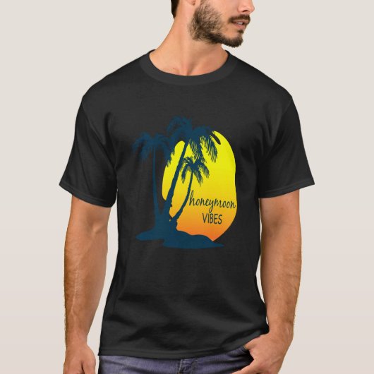 Honeymoon Vibes Beach Palm Tree After Wedding Vaca T-shirt (Voorkant)