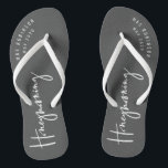 Honeymooning Teenslippers<br><div class="desc">Moderne,  handgeschreven scriptkalligrafie om iedereen te laten weten dat dit niet alleen een feestdag is. Dit is je huwelijksreis. Deel van een collectie.</div>