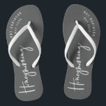 Honeymooning Teenslippers<br><div class="desc">Moderne,  handgeschreven scriptkalligrafie om iedereen te laten weten dat dit niet alleen een feestdag is. Dit is je huwelijksreis. Deel van een collectie.</div>