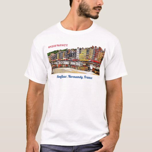 Honfleur harbour in Normandië, Frankrijk. T-shirt (Voorkant)