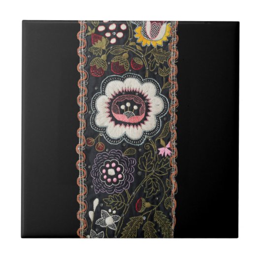  Hongaars Borduurwerk op zwart Tegeltje (Voorkant)