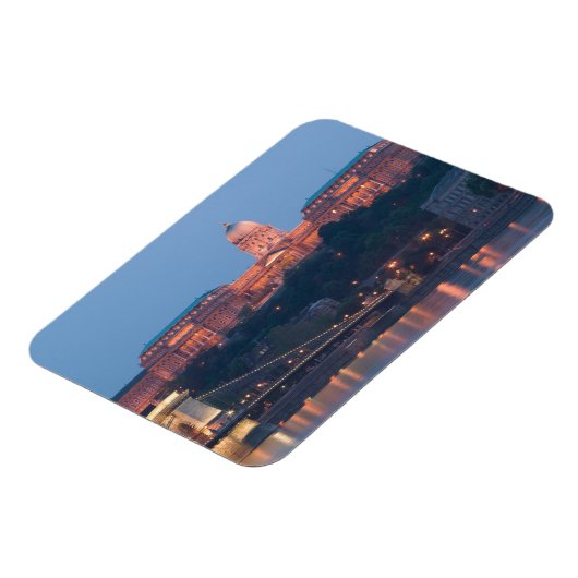 HONGARIJE, Boedapest: Szechenyi (chain) Bridge, Magneet (Linkerzijde)