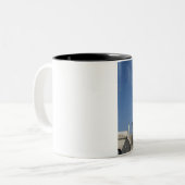 Hongarije, hoofdstad Boedapest. Buda, Castle 2 Tweekleurige Koffiemok (Voorkant links)