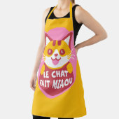 Hongerige Oranje Tabby Cat Zegt Miauw In Het Frans Schort (Insitu)