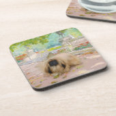 Honing Pekingees in Bloemstuk Bier Onderzetter (Linkerzijde)