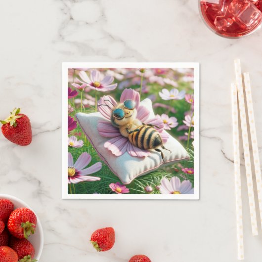 Honingbij rust op een kussen servet (Insitu)