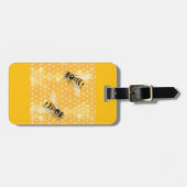 Honingbijen op een helder honingraatpatroon bagagelabel (Voorkant horizontaal)