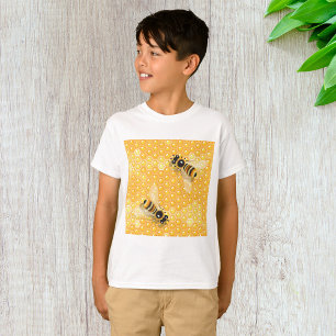 Honingbijen op een helder honingraatpatroon t-shirt