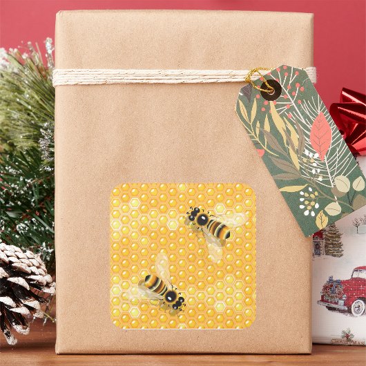 Honingbijen op een helder honingraatpatroon vierkante sticker