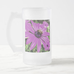 Honingbijen op een Paarse Afrikaanse Daisy Art Matglas Bierpul