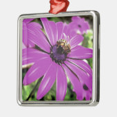 Honingbijen op een Paarse Afrikaanse Daisy Art Metalen Ornament (Links)