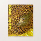Honingbijen op een zonnebloem legpuzzel (Verticaal)