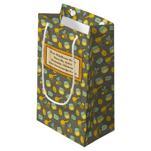 Honinglepelpatroon gelabeld klein cadeauzakje (Voorkant Gekanteld)