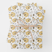 Honingraat en -bloemen met bijen inpakpapier vel (In situ)