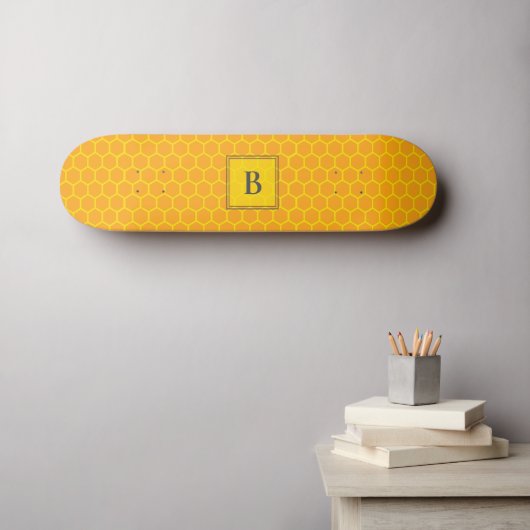 Honingraat, Initiaal, Naam op Geel Persoonlijk Skateboard (Muurkunst (Horizontaal))