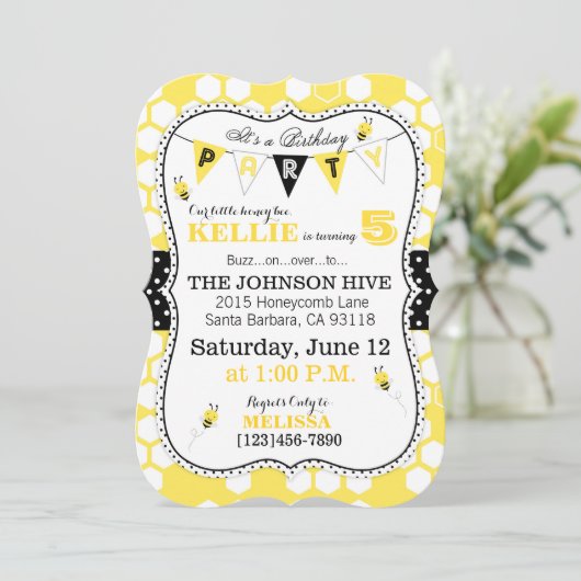 Honingraat Stippen en Bumble Bee Birthday Invite Kaart (Staand voorkant)