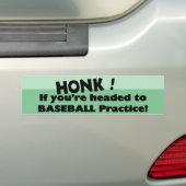 Honk als je op weg bent naar de honkbalpraktijk bumpersticker (Op auto)