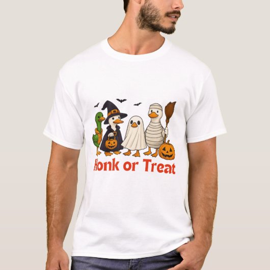 Honk or Treat Funny Halloween Ducks Family T-Shirt (Voorkant)