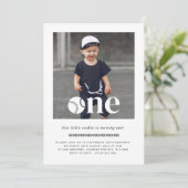 Honkbal foto minimale eerste verjaardag uitnodigin kaart (Staand voorkant)