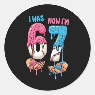 Honkbal ijsje Ik was 6 Nu ben ik 7 Grappig 67 Gebo Ronde Sticker