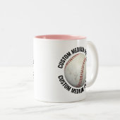 Honkbal & Medium Text ROZE 325ml Custom Tweekleurige Koffiemok (Voorkant rechts)