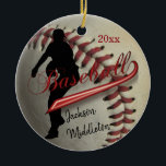 honkbal ⚾ speler - rood keramisch ornament<br><div class="desc">kerstversieringen voor honkbalspeler. Maakt een groot persoonlijk cadeau voor een honkbalspeler. ⭐ Zorg ervoor dat de tekst zich in het groene gebied van de streepveilige lijn bevindt. ✔ OPMERKING: ALLEEN DE NOODZAKELIJKE SJABLOON WIJZIGEN! 😀 Indien nodig, kunt u de tekst verwijderen en beginnen vers toevoegend welke tekst en doopvont u...</div>