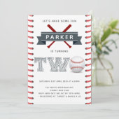 Honkbal tweede verjaardag jongen kaart (Staand voorkant)