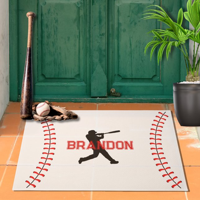 Honkballer Silhouet met naam Sport Thema Deurmat (Personalized Name Baseball Sports Theme Red White Front Door or Bedroom Doormat With Baseball Player)